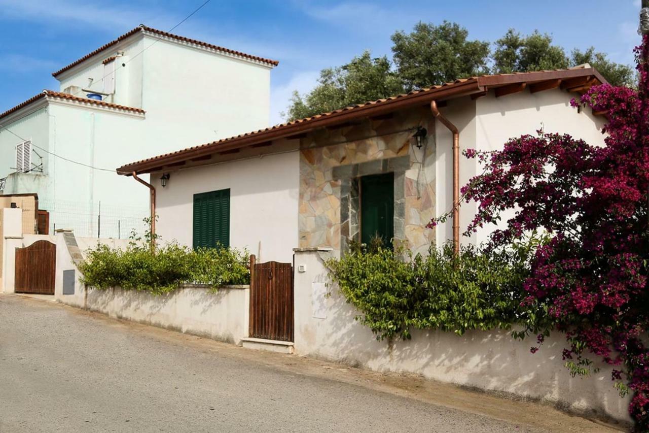 Villa 8 Via V. Monti à Loiri Porto San Paolo Extérieur photo